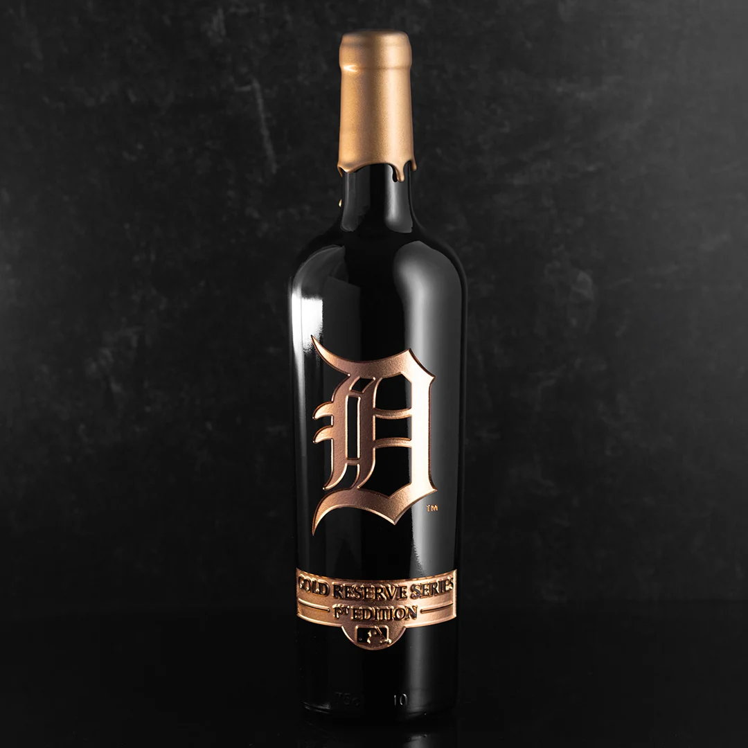 Detroit Tigers Gold Reserve Etched Wine Bottle - Image 4
